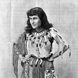 Pauline Johnson (Tekahionwake) Pauline Johnson (Tekahionwake)